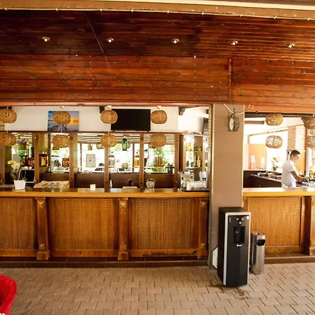 Apartahotel Biato 3*